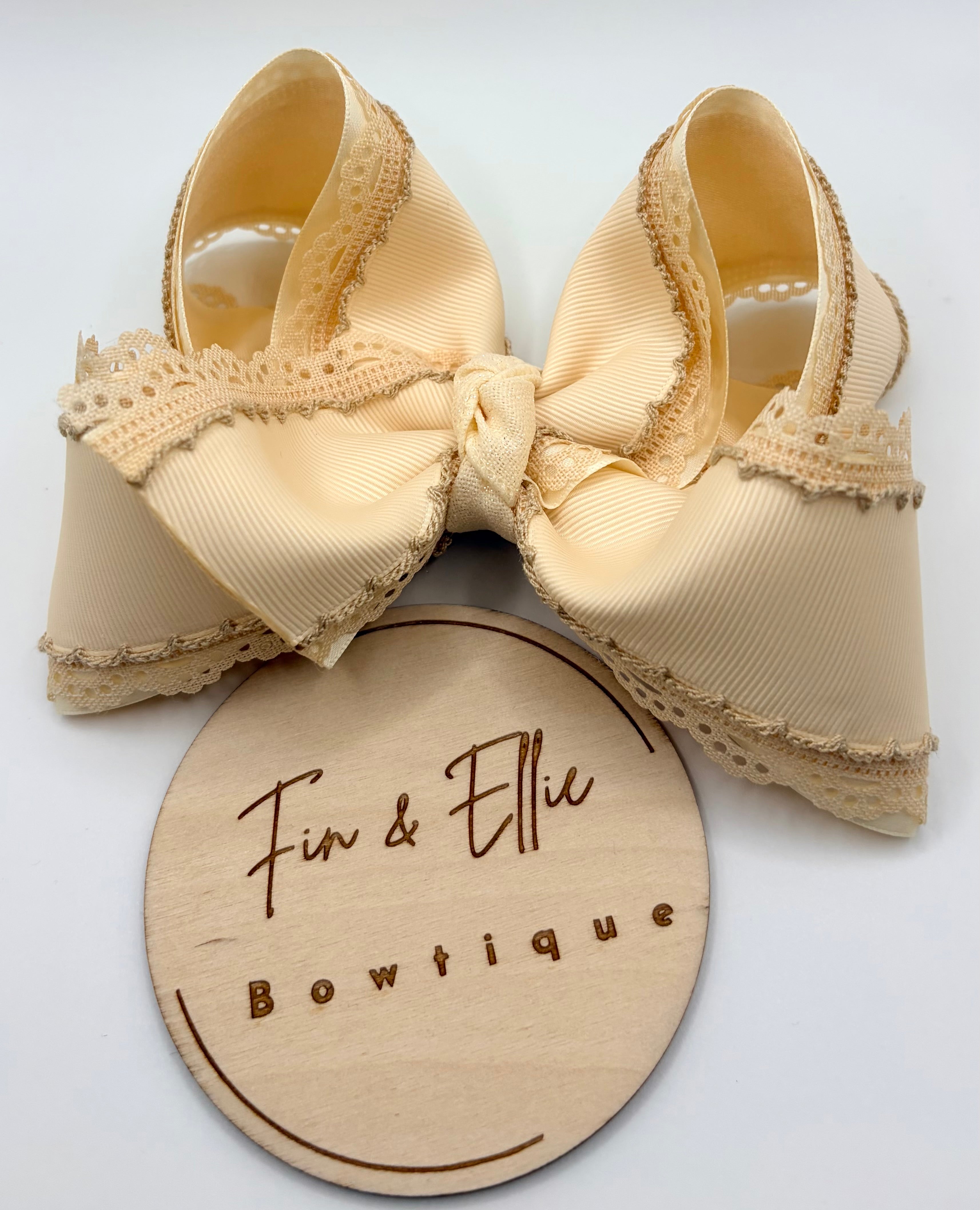 5.5” Cream layered bow