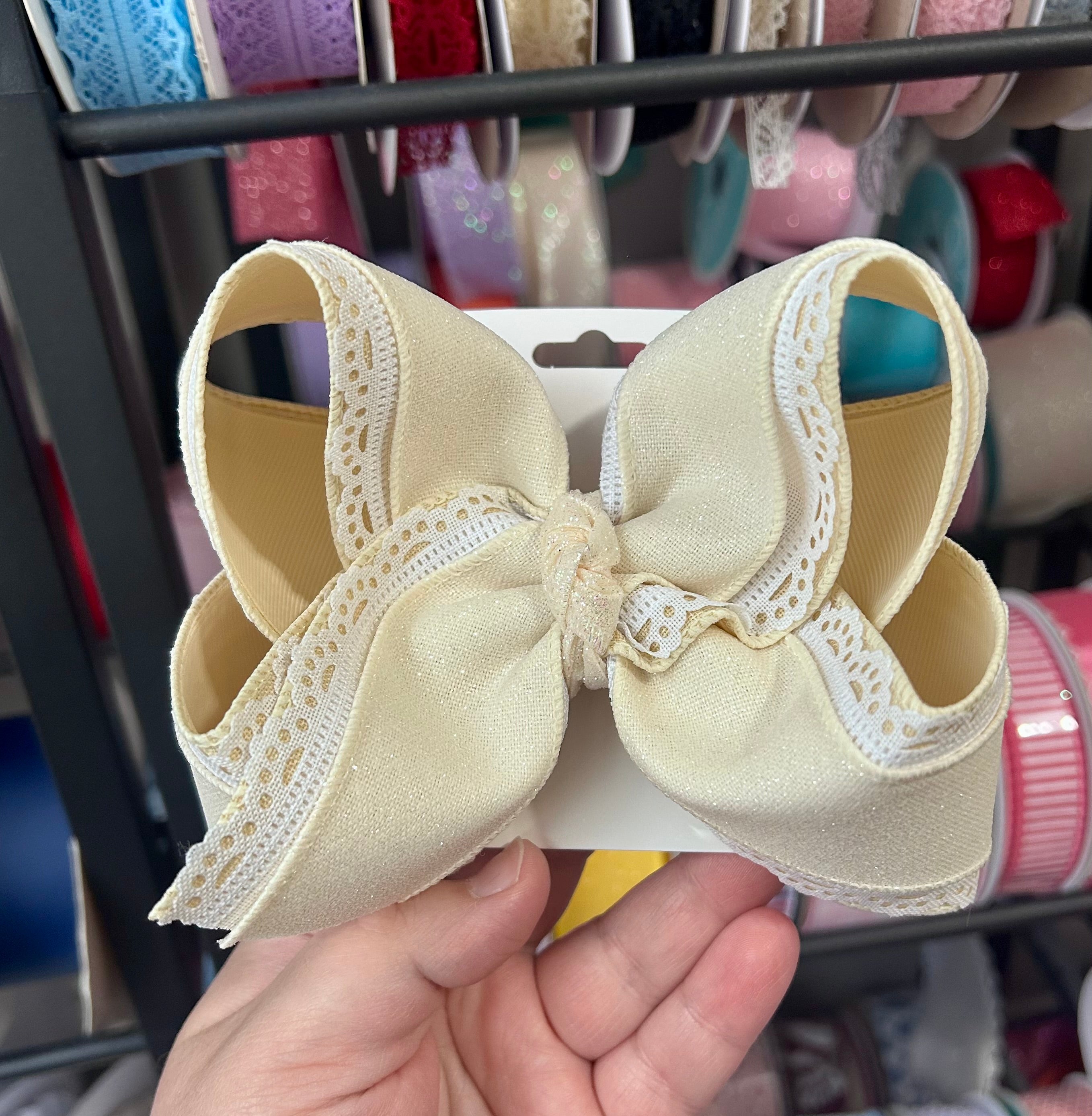 5.5” Cream Glitter Bow