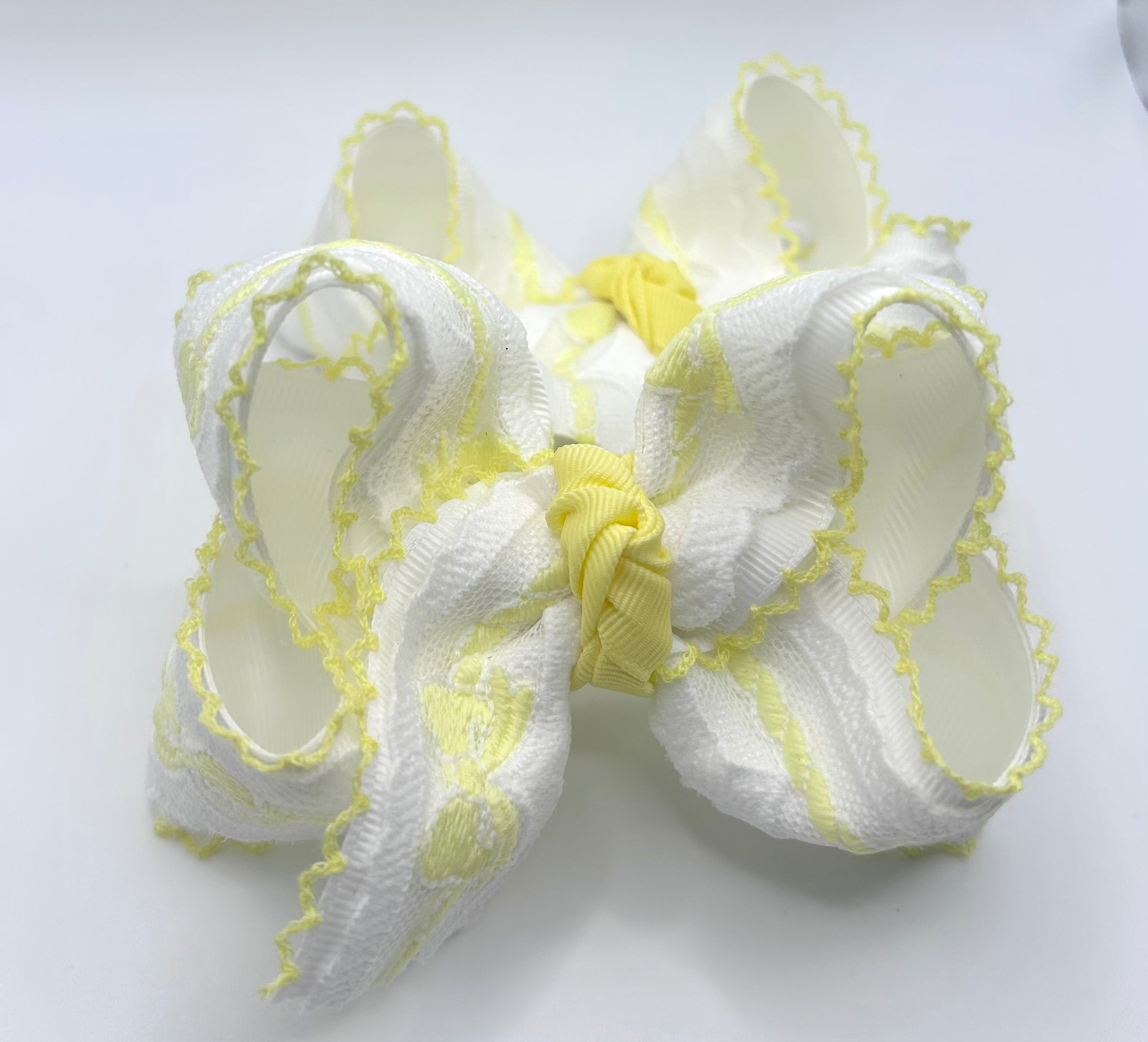 4” Light yellow bow lace piggies