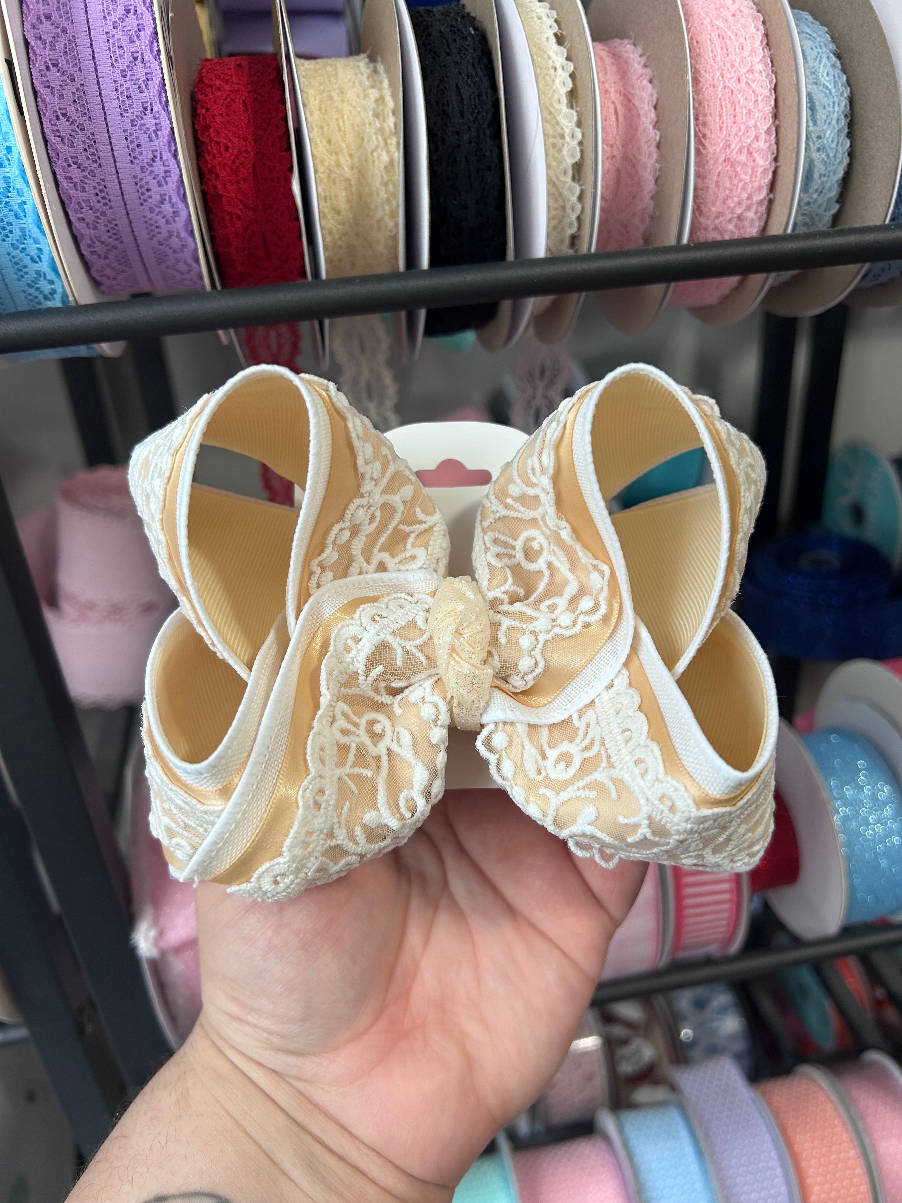 5.5” Champagne/cream bunny bow